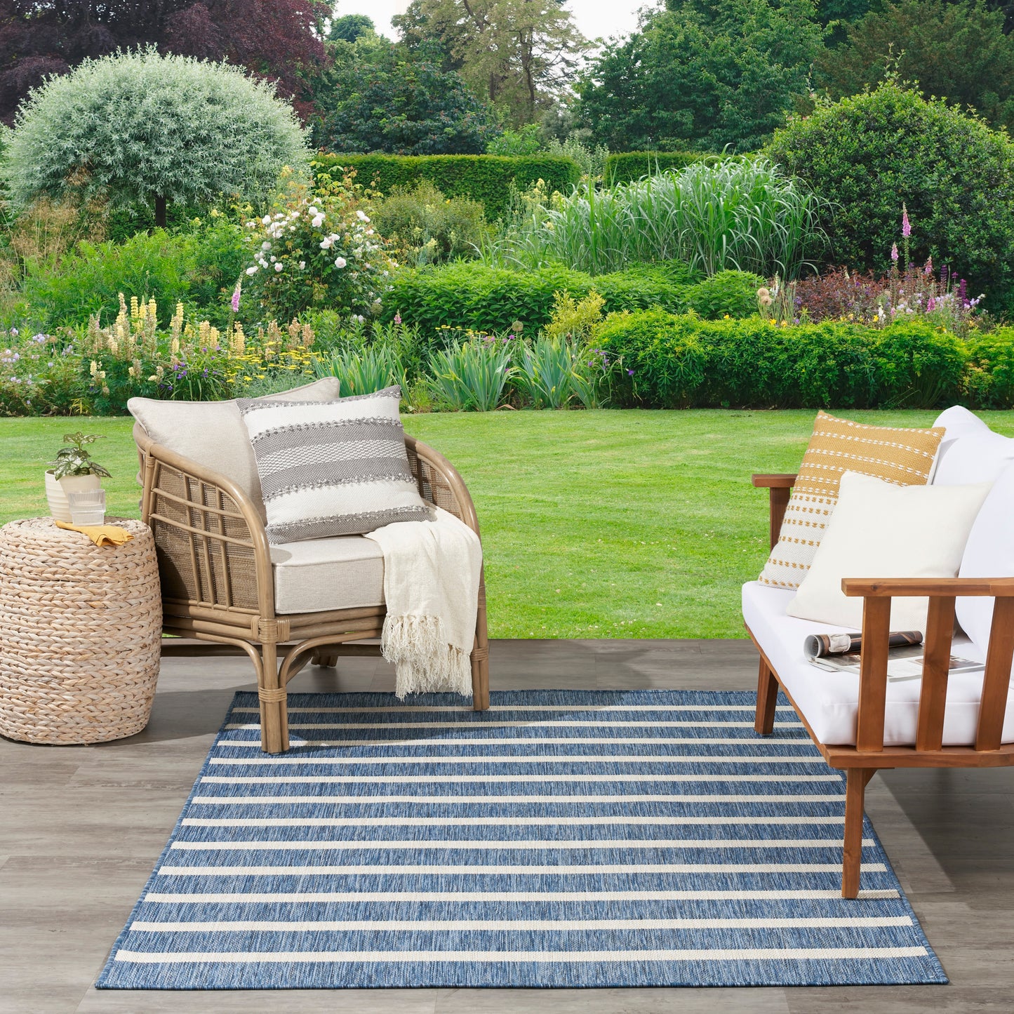 Nourison Positano 8' x 10' Navy Ivory Modern Rug