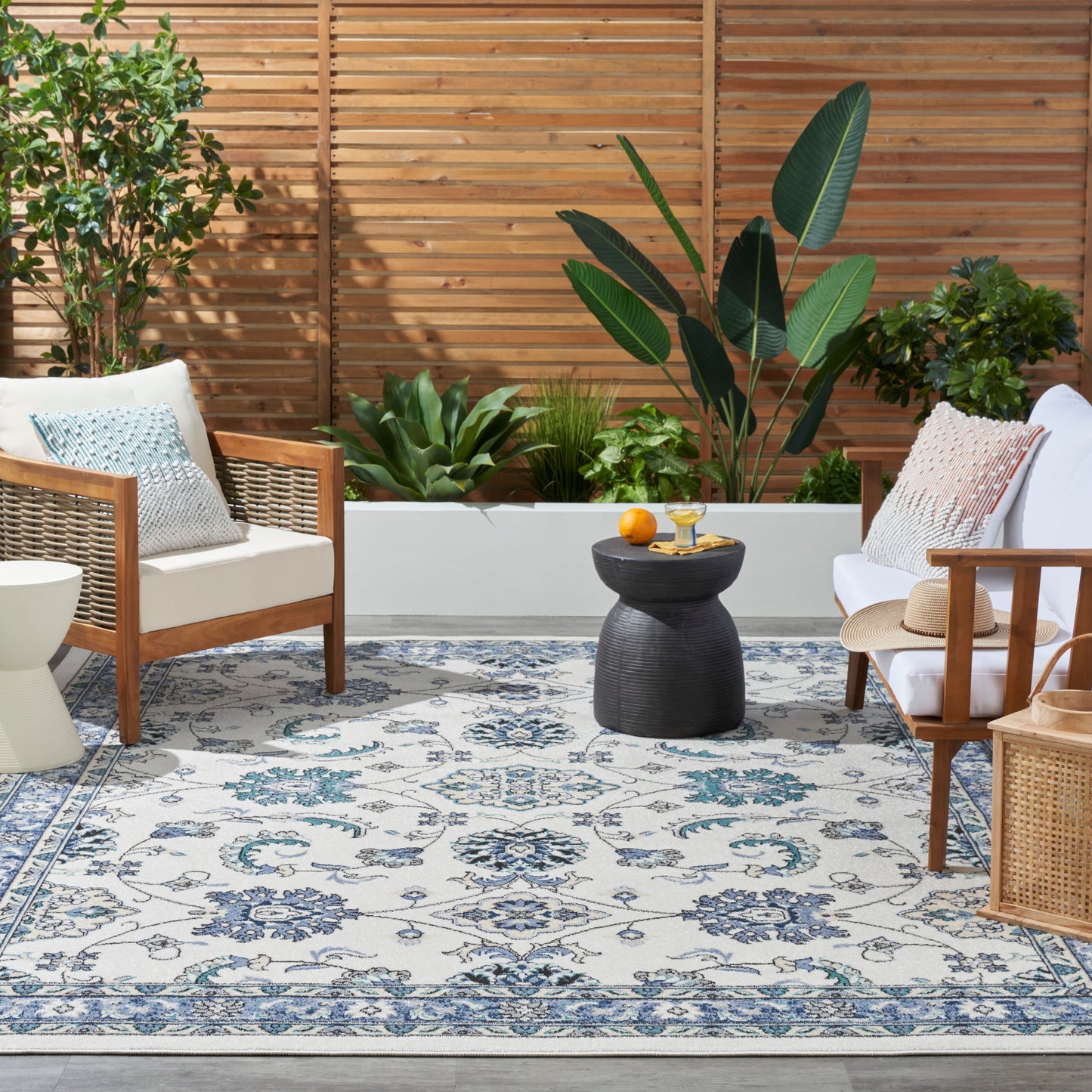 Nourison Nourison Essentials 5' x 7' Ivory Blue Vintage Rug