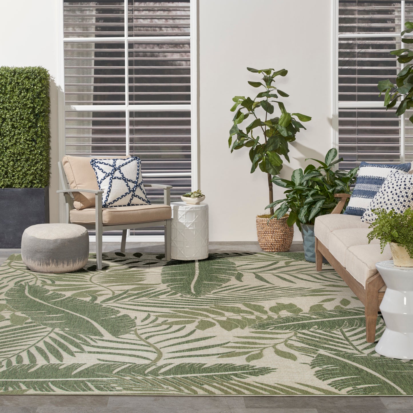 Nourison Garden Oasis 10' x 14' Ivory Green Outdoor Rug