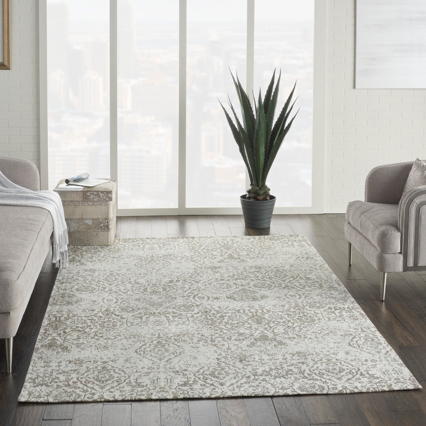 Nourison Damask 6' x 9' Ivory Farmhouse Indoor Rug