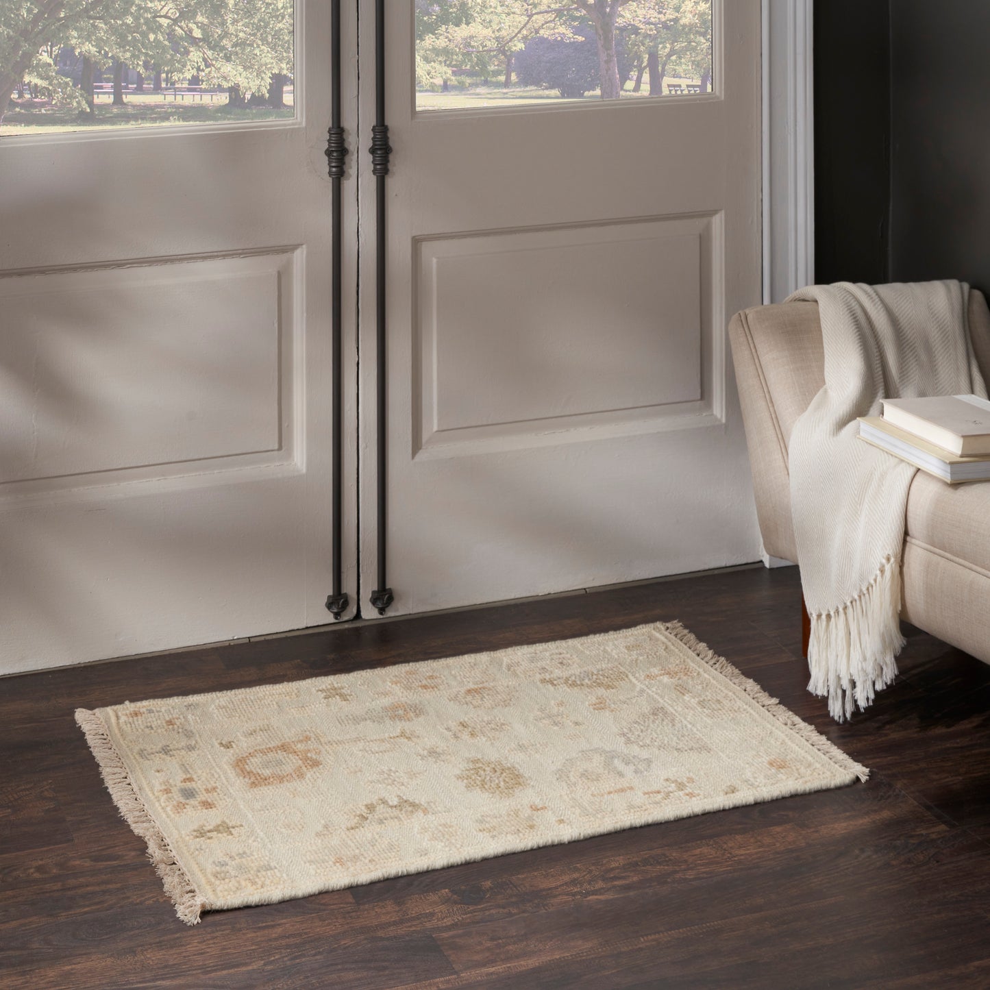 Nourison Whispers 2' x 3' Cream Vintage Indoor Rug