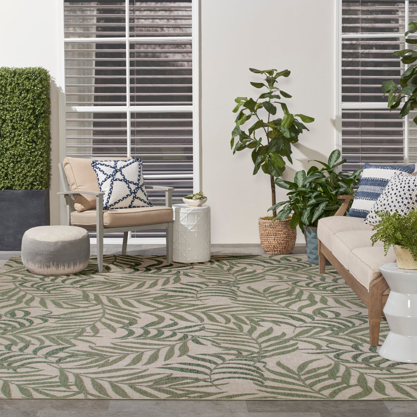Nourison Garden Oasis 8' x 10' Ivory Green Outdoor Rug