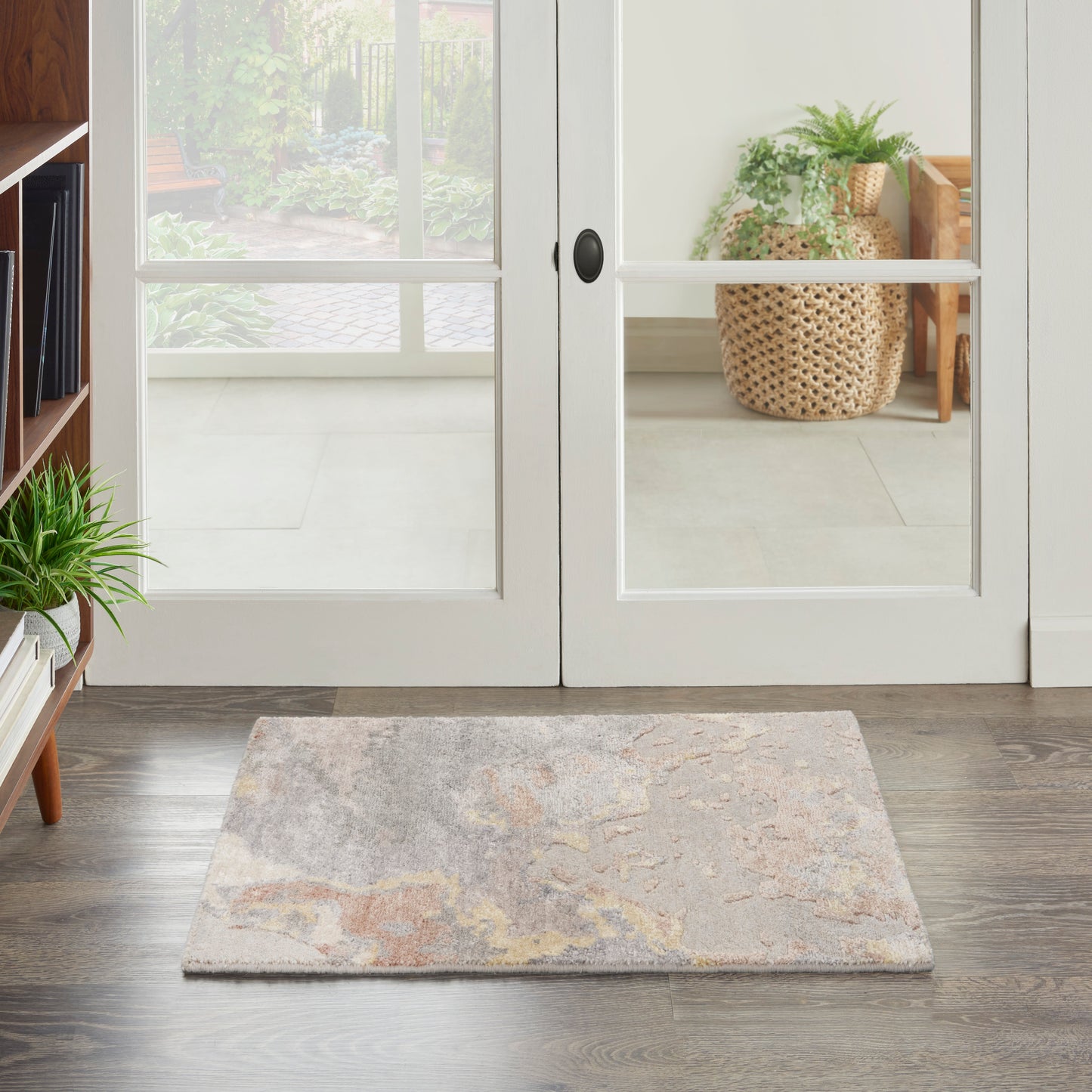 Nourison Silk Shadows 2' x 3' Silver Modern Indoor Rug