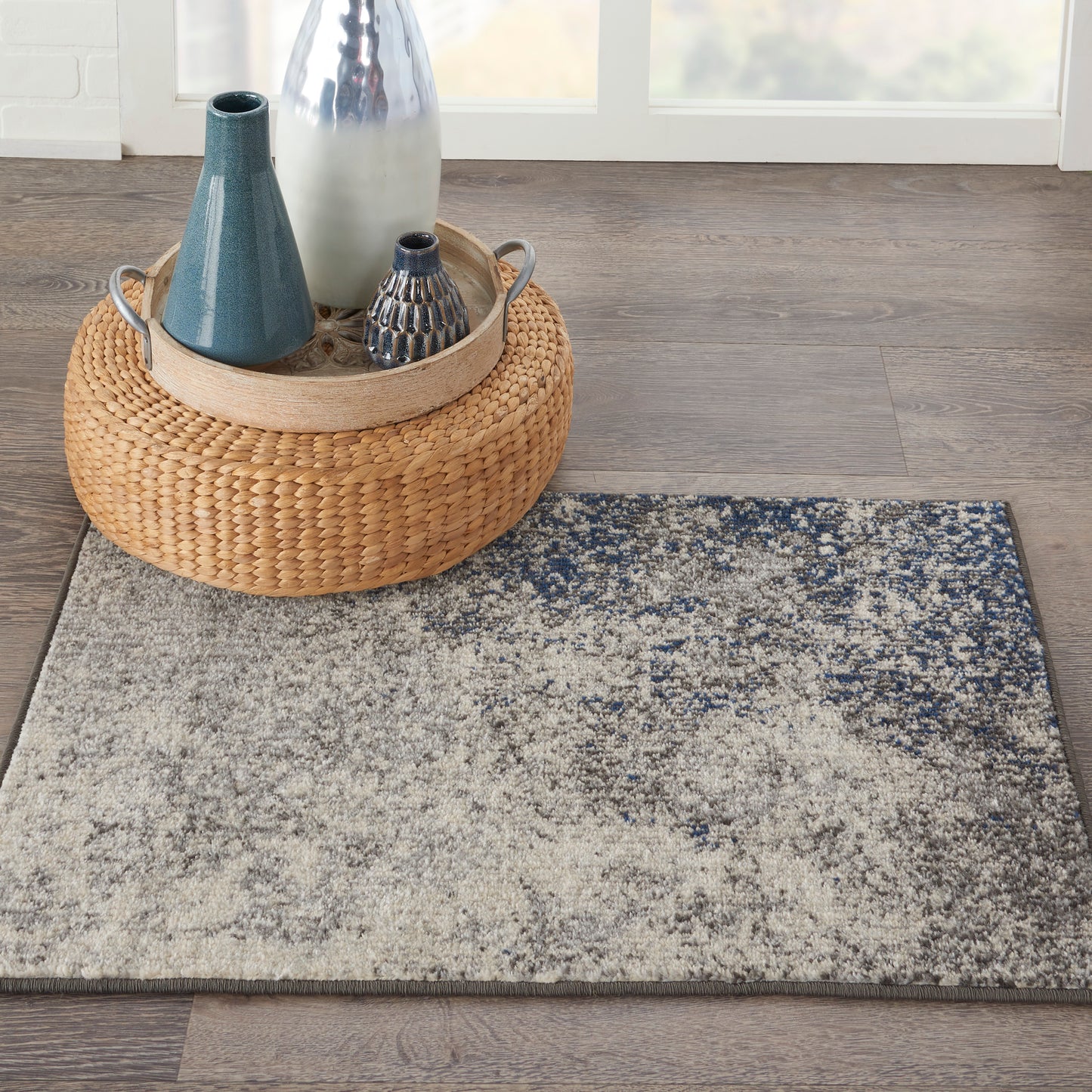 Nourison Passion 1'10" x 2'10" Charcoal Ivory Modern Indoor Rug