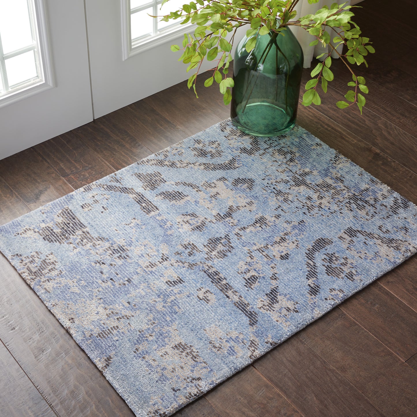 Nourison Lucent 2' x 3' Sky Modern Indoor Rug