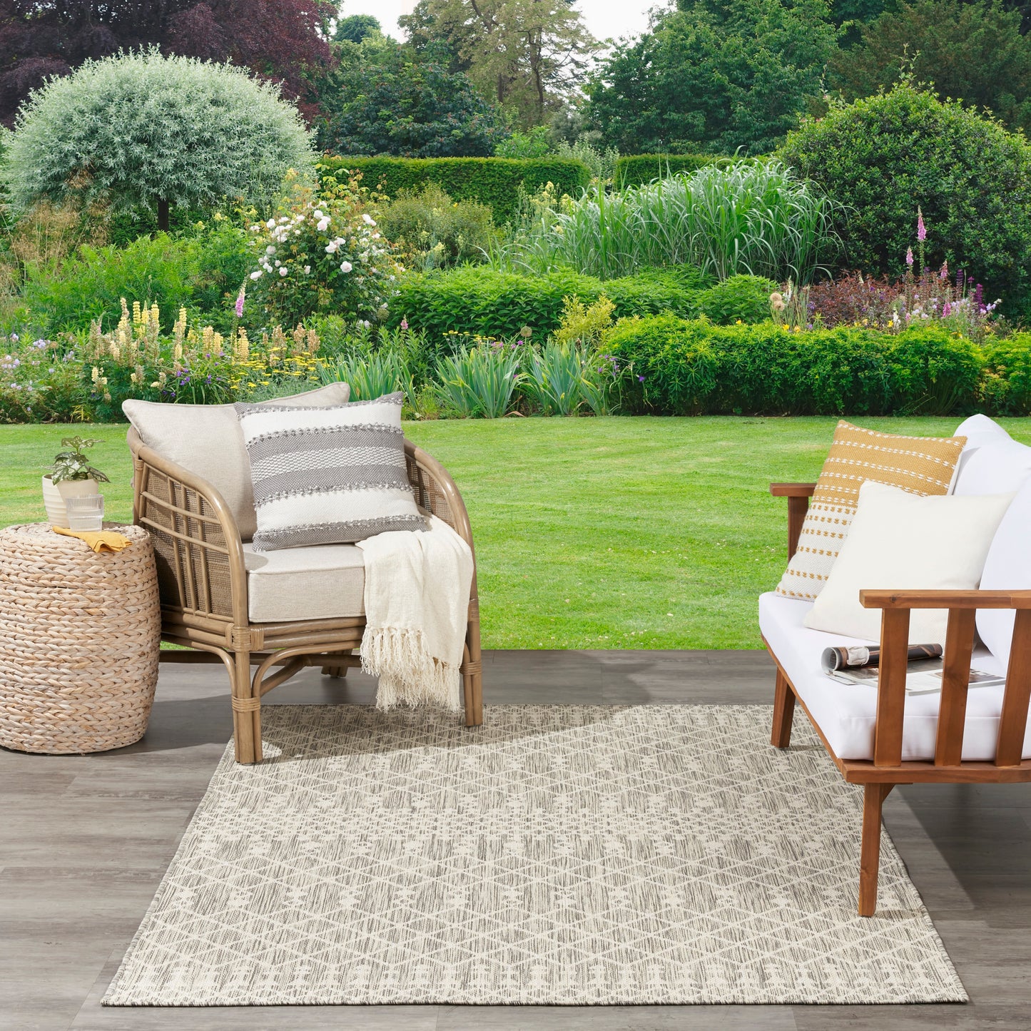 Nourison Positano 9' x 12' Light Grey Modern Rug