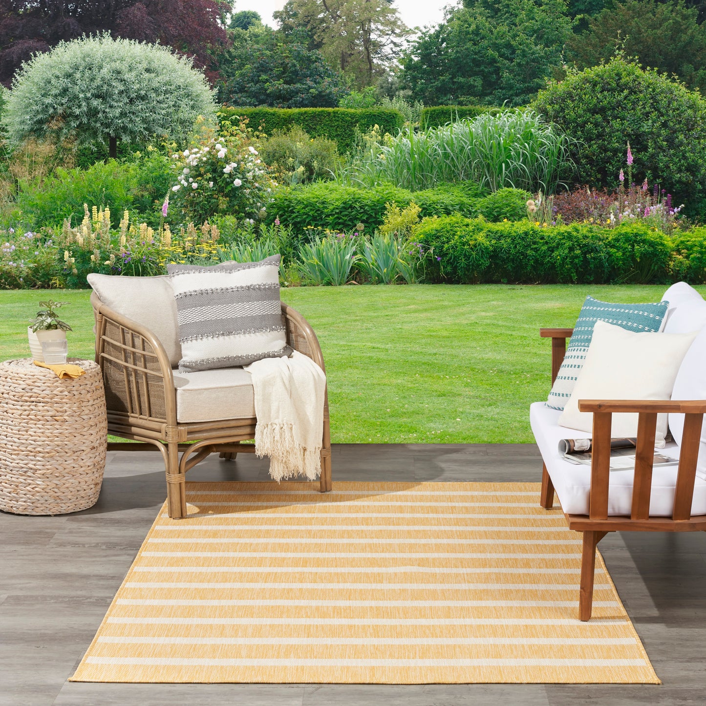 Nourison Positano 4' x 6' Yellow Ivory Modern Rug