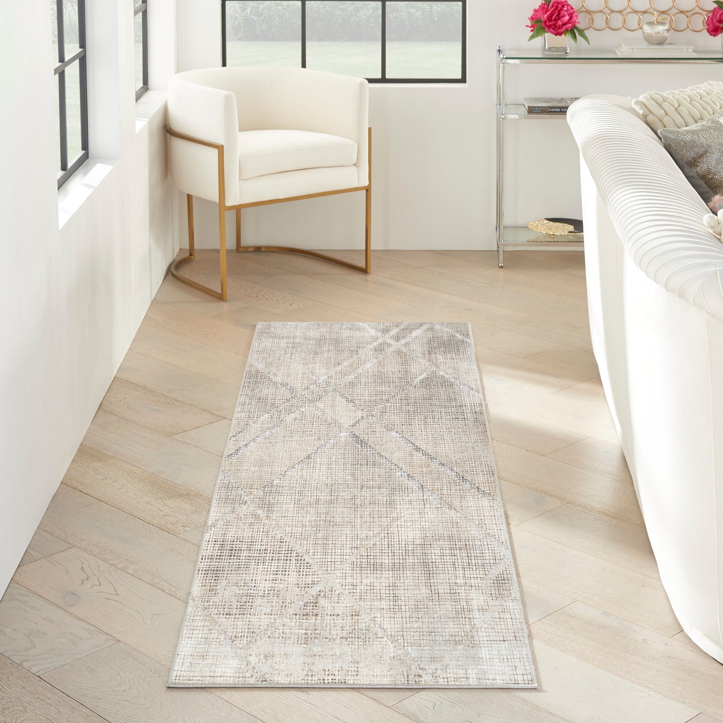 Inspire Me! Home Décor Iliana 2'3" x 7'6" Grey Modern Indoor Rug