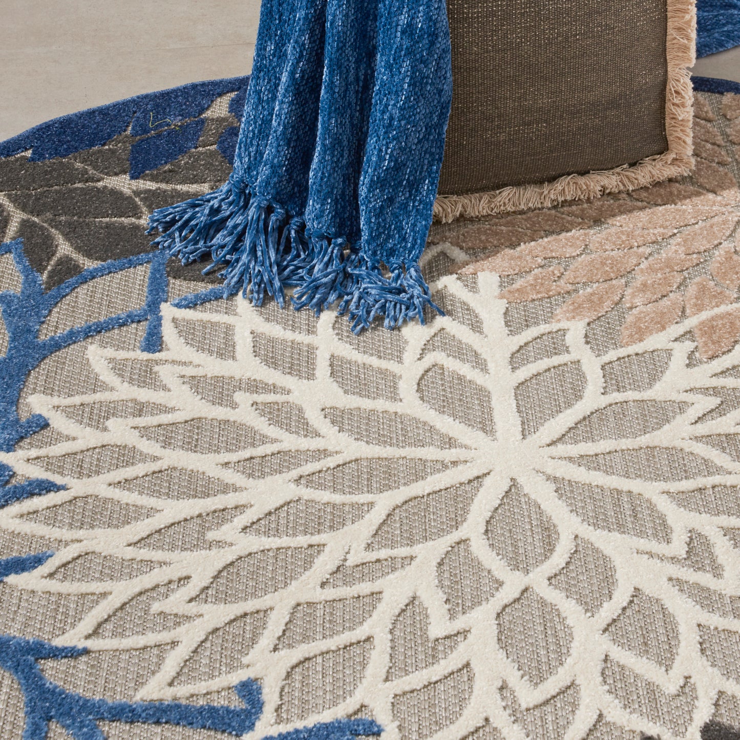 Nourison Aloha 4' x Round Blue Multicolor Tropical Rug