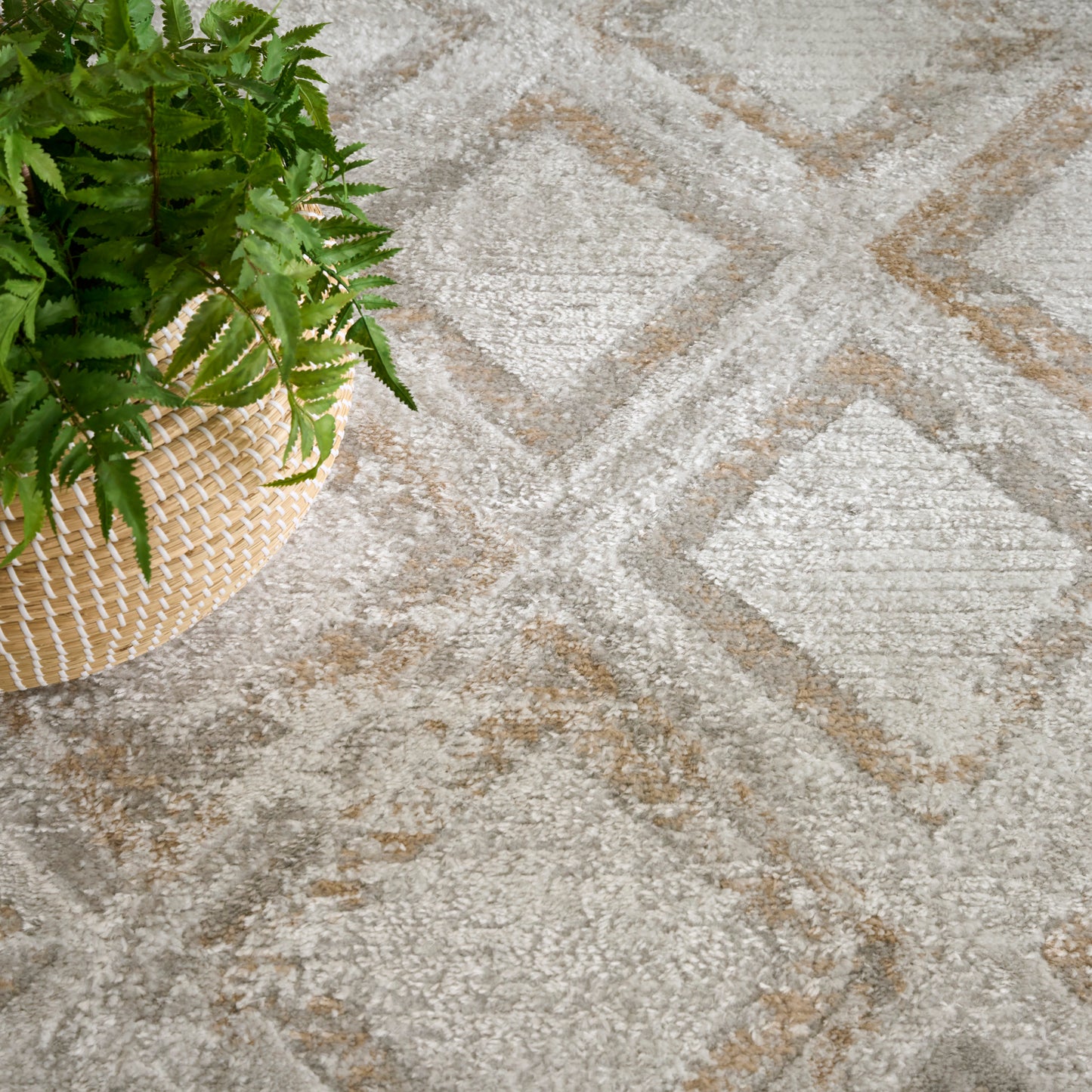 Nourison Dekor 4' x 6' Grey Modern Indoor Rug