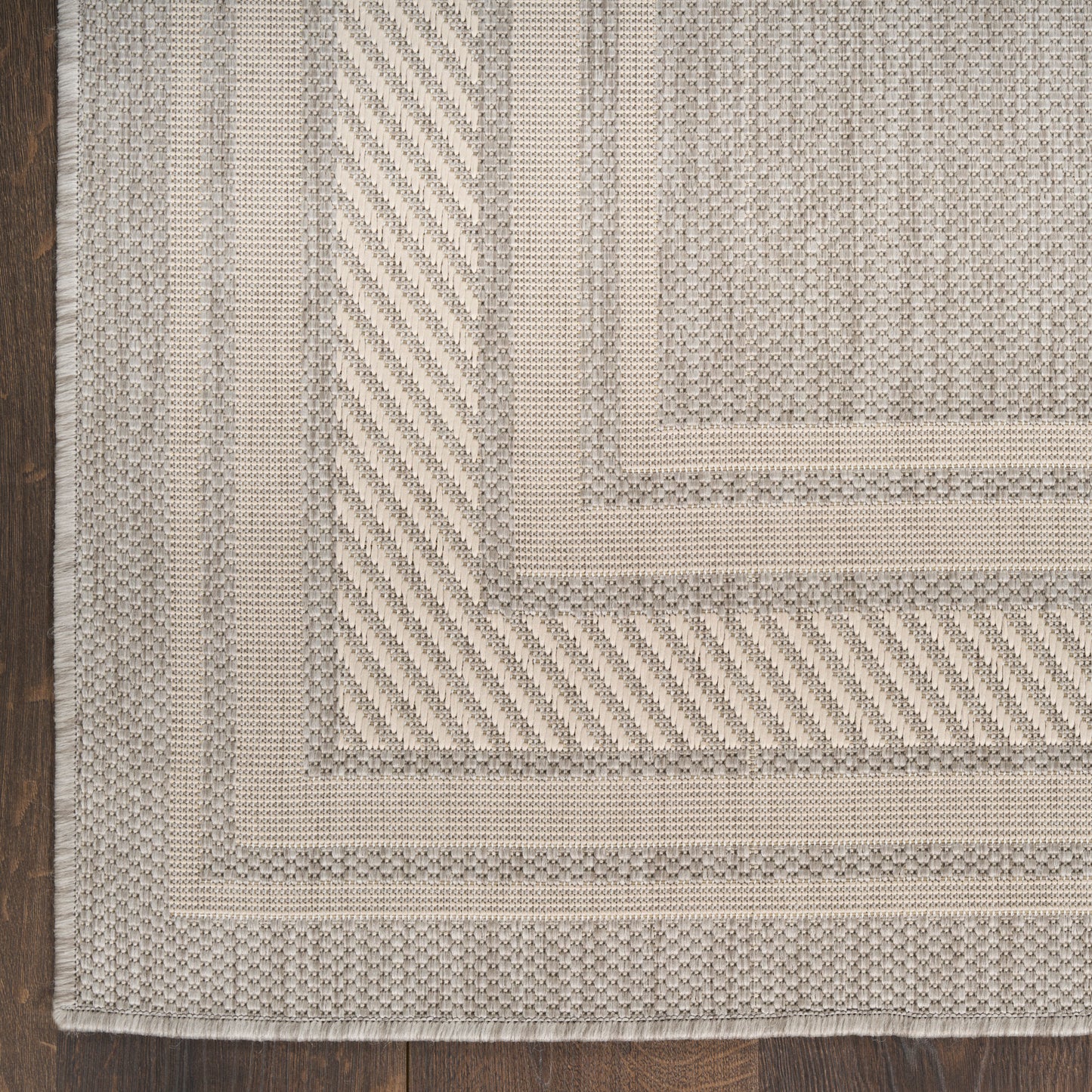 Nourison Horizon Indoor/Outdoor 5' x 7' Grey Modern Rug