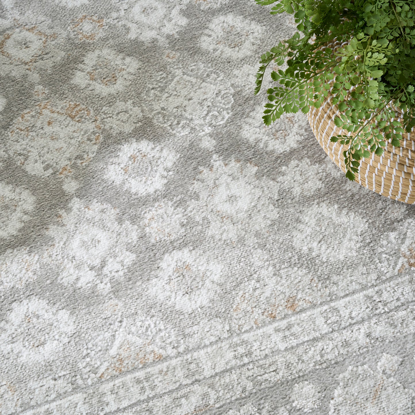 Nourison Dekor 5'3" x 7' Grey Vintage Indoor Rug