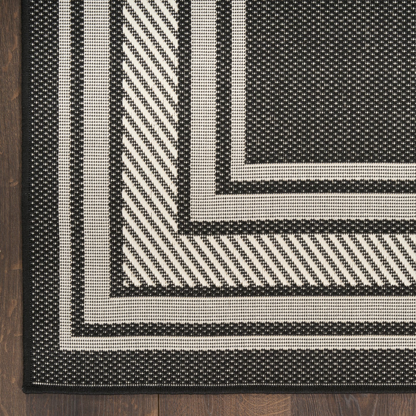 Nourison Horizon Indoor/Outdoor 6' x 9' Black Modern Rug