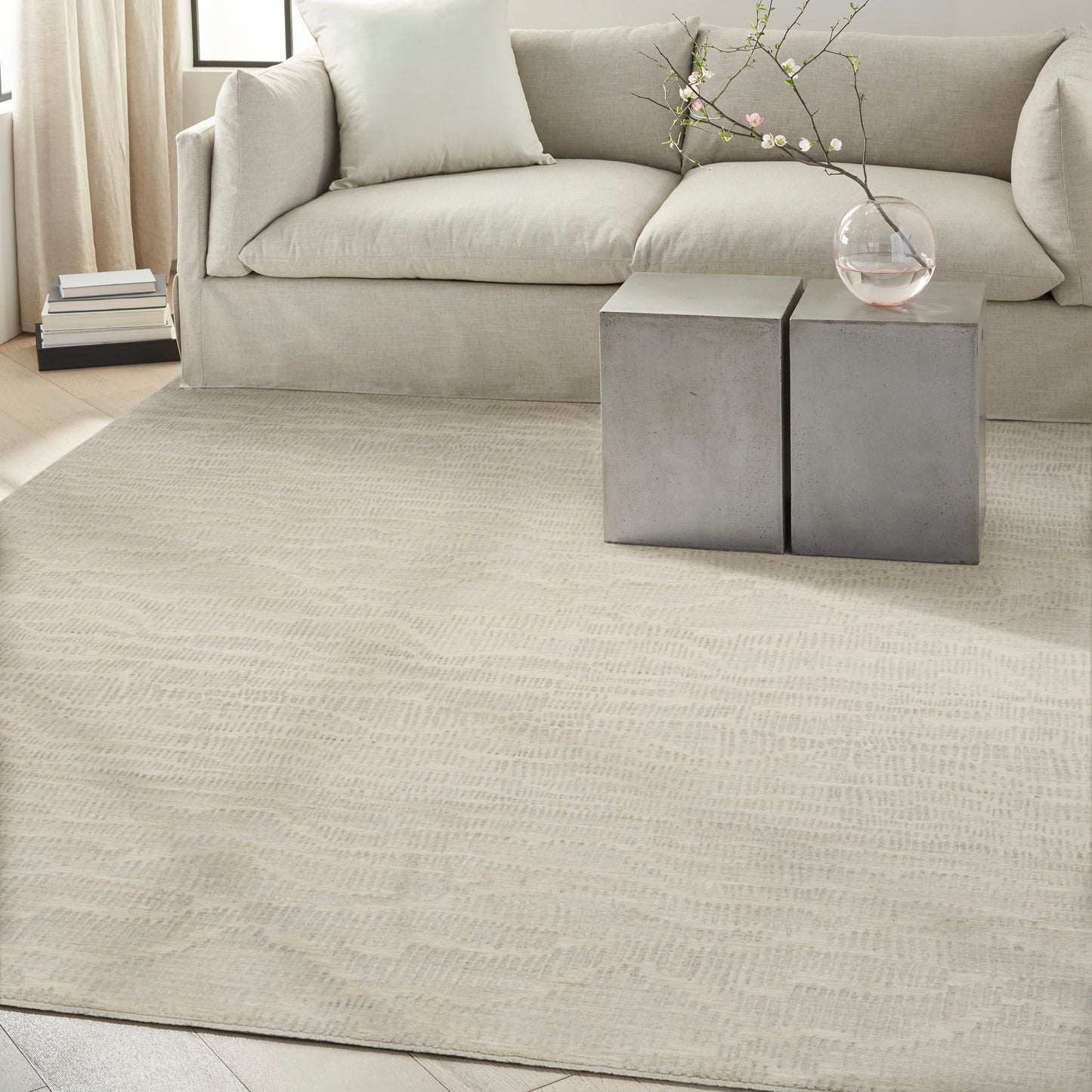 Calvin Klein CK079 Notes 5'3" x 7'3" Ivory Silver Modern Indoor Rug