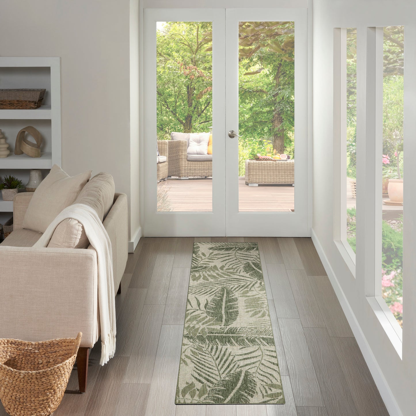 Nourison Garden Oasis 2' x 8' Ivory Green Outdoor Rug