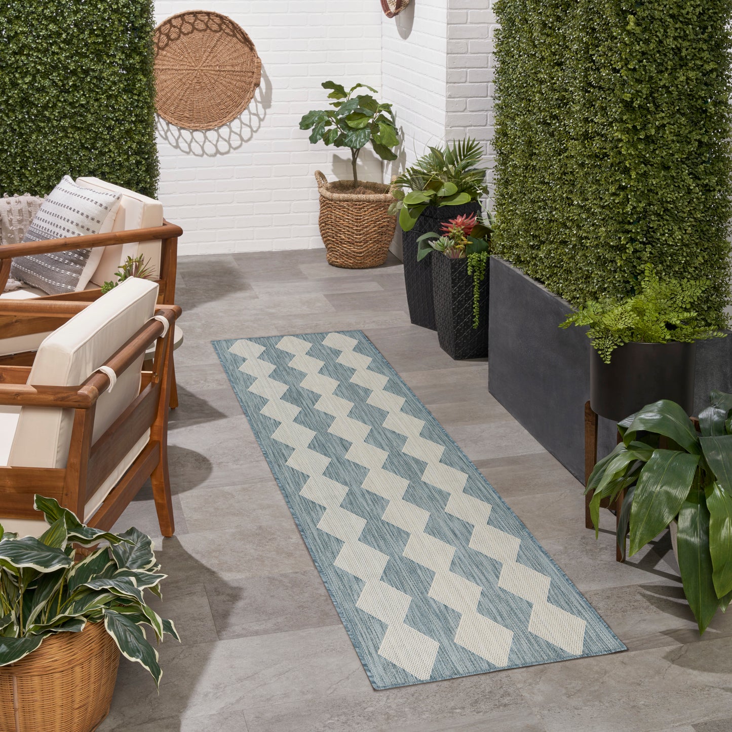 Nourison Positano 2'2" x 10' Aqua Modern Rug