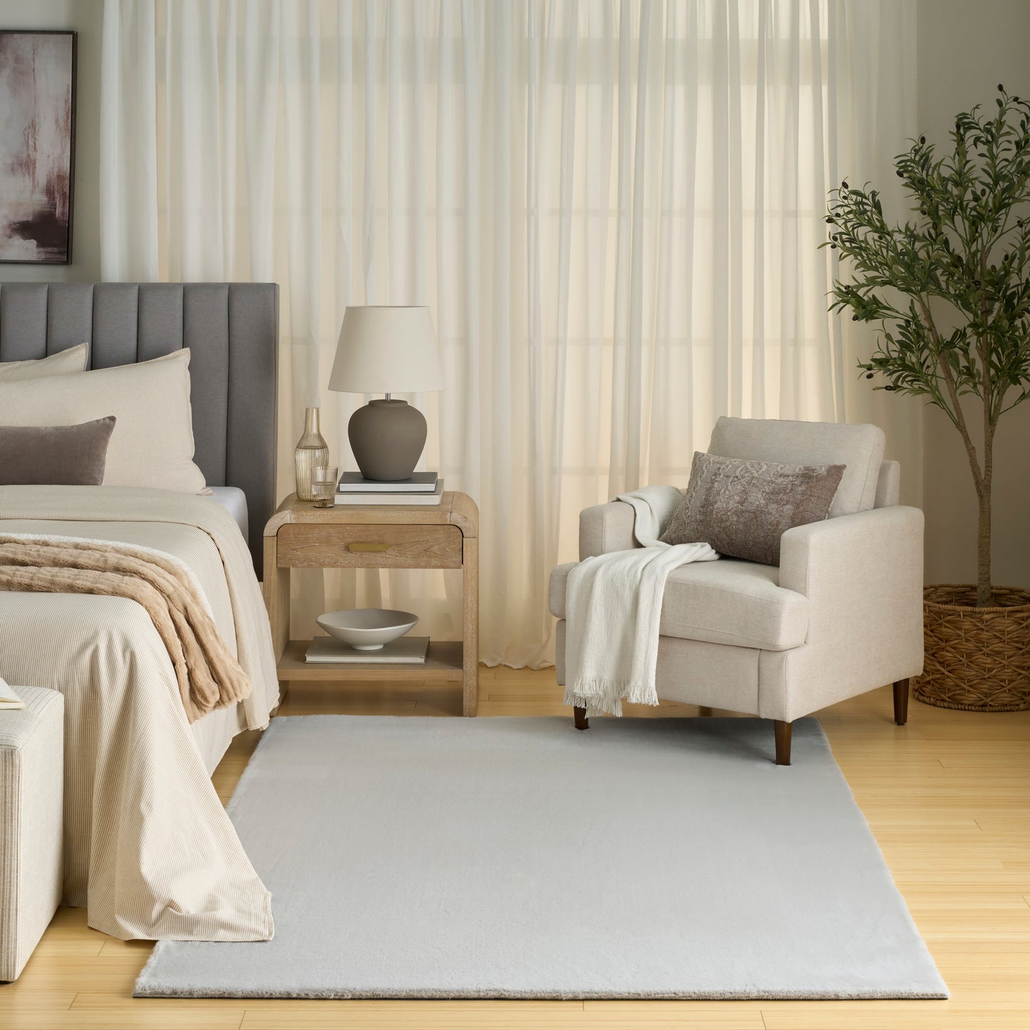 Nourison Soft Plush Rabbit Fur 7'6" x 9'6" Silver Contemporary Indoor Rug