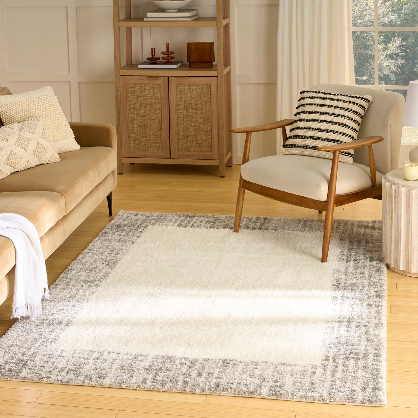 Nourison Pacific Shag 5'3" x 7'3" Ivory Grey Shag Indoor Rug