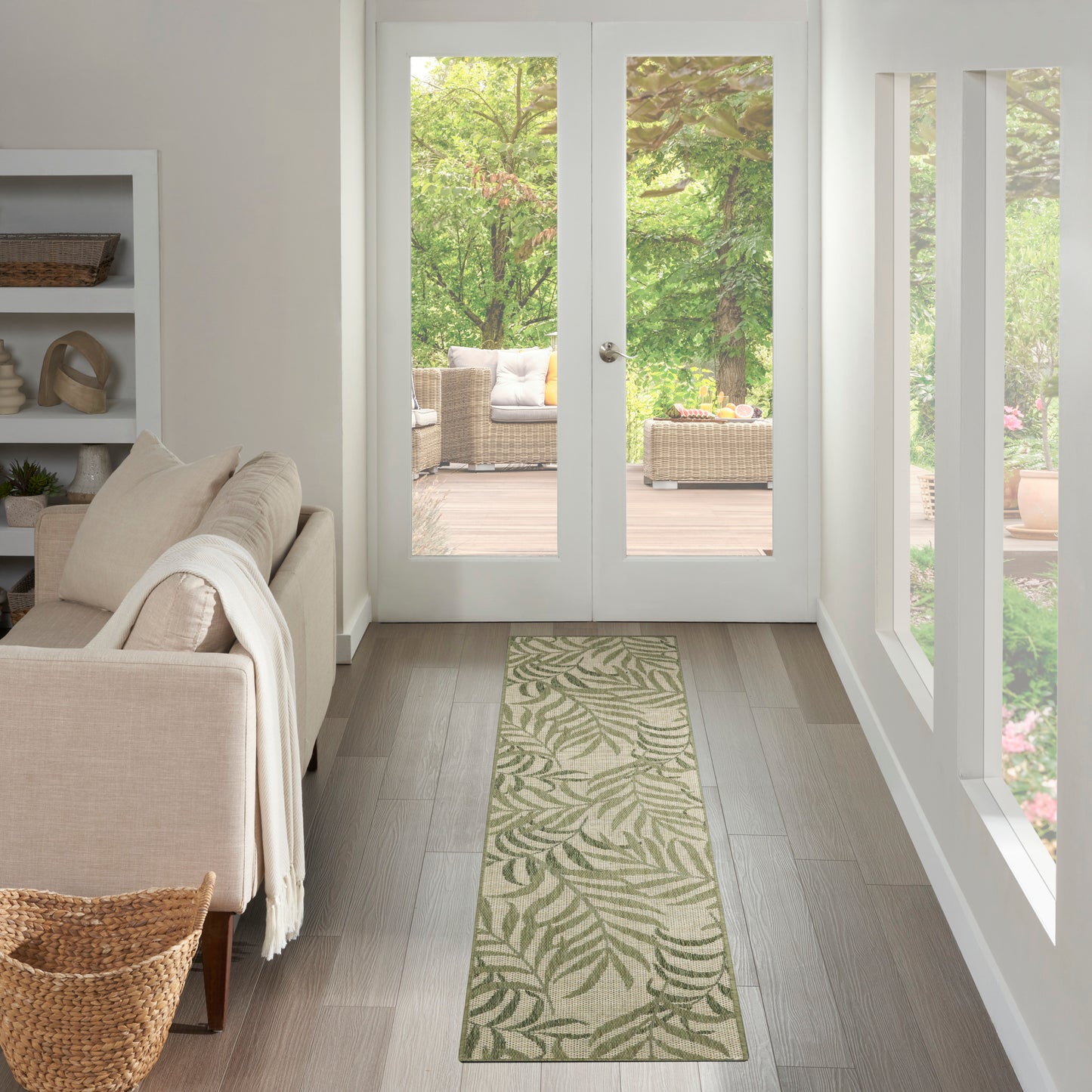 Nourison Garden Oasis 2' x 8' Ivory Green Tropical Rug