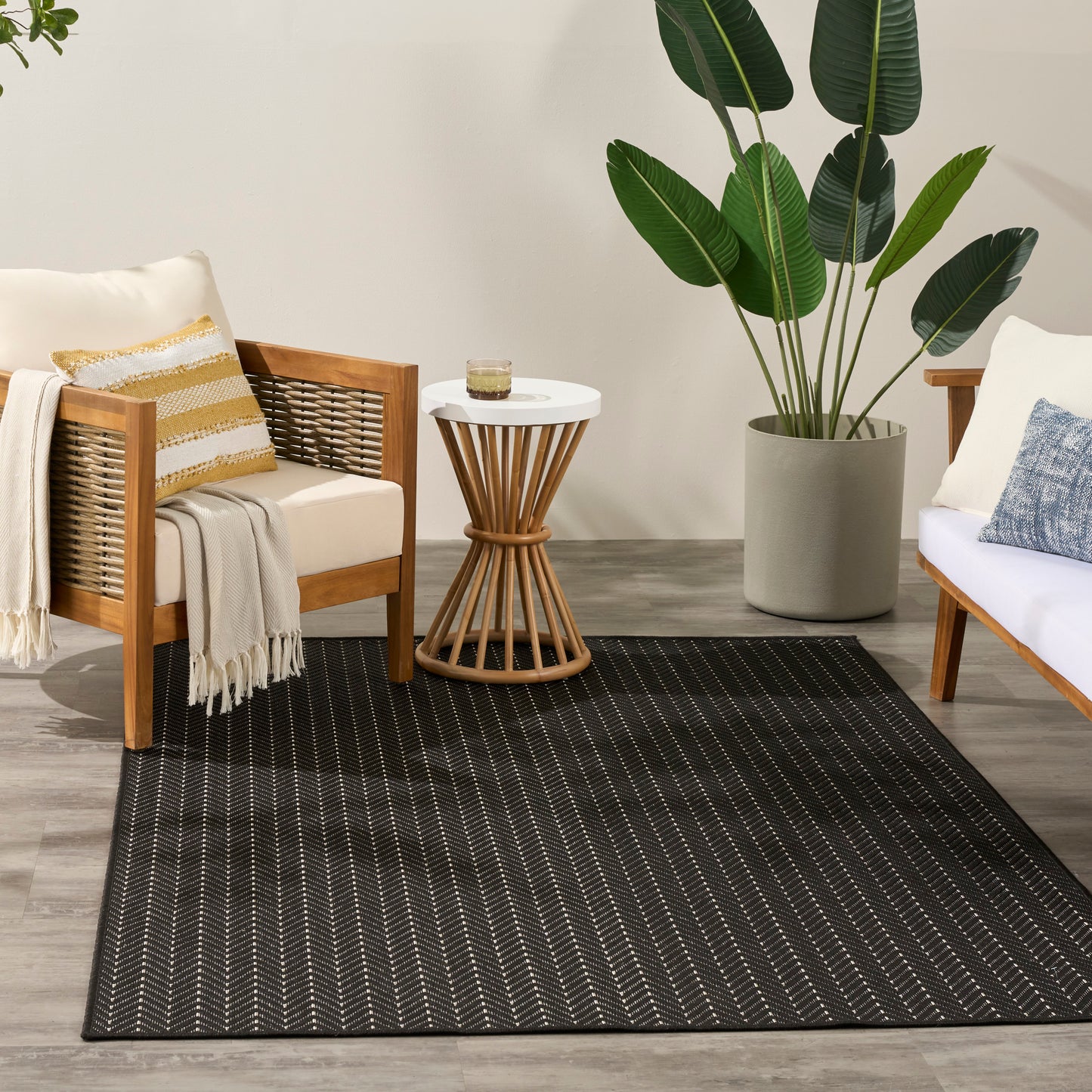 Nourison Horizon Indoor/Outdoor 6' x 9' Black Modern Rug