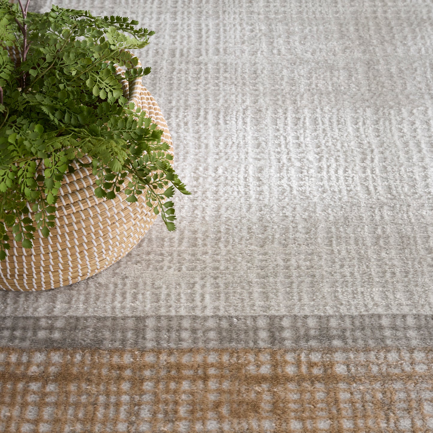 Nourison Dekor 4' x 6' Grey Modern Indoor Rug