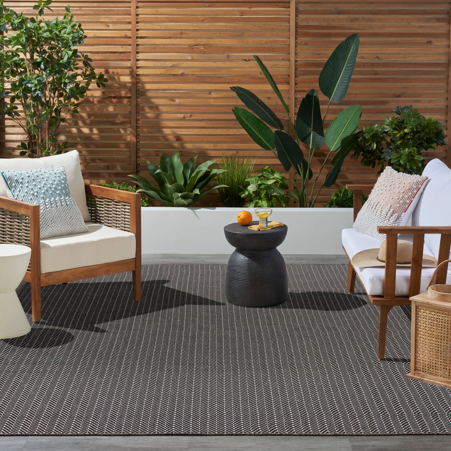 Nourison Horizon Indoor/Outdoor 9' x 12' Black Modern Rug