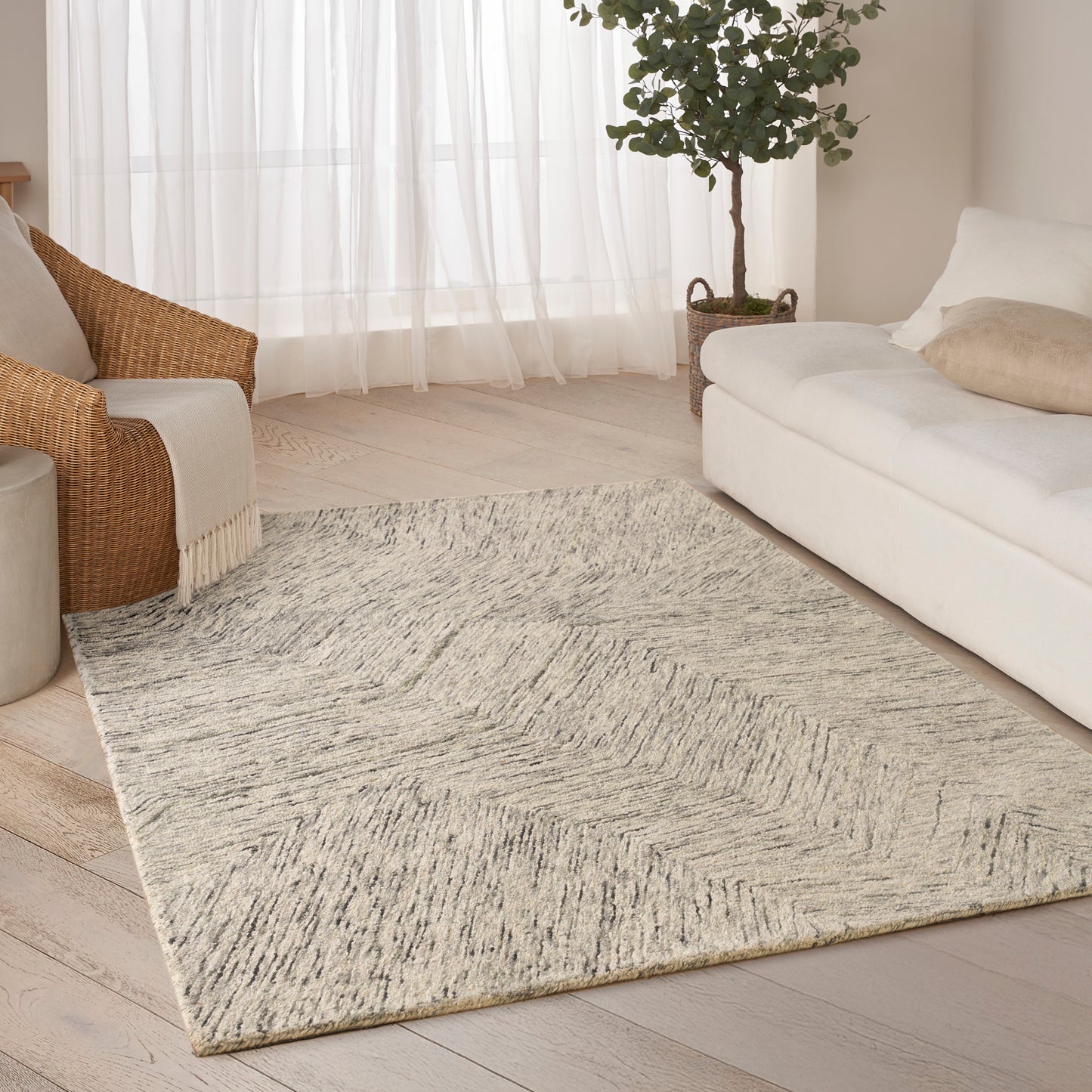 DKNY Pure Angles 5'3" x 7'3" Grey Modern Indoor Rug