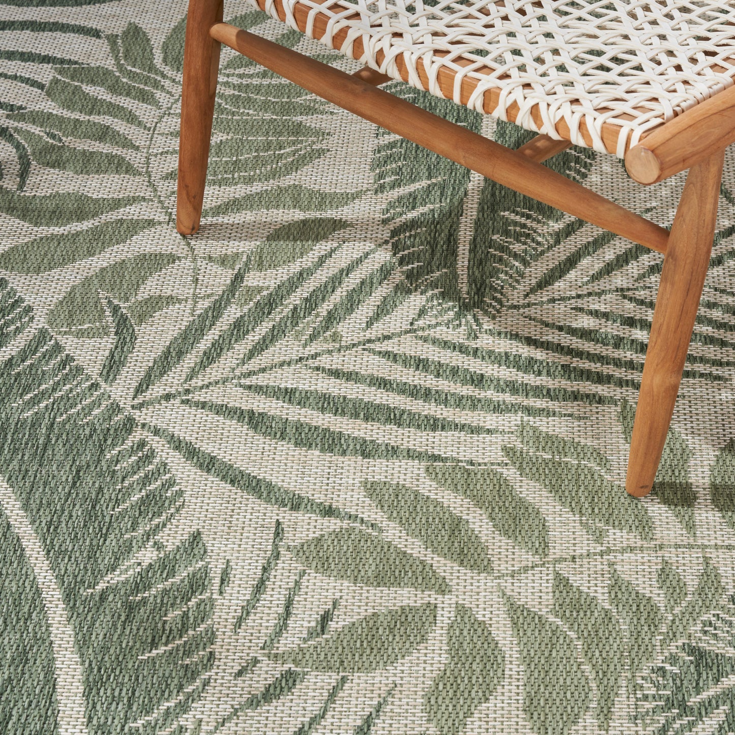 Nourison Garden Oasis 10' x 14' Ivory Green Outdoor Rug