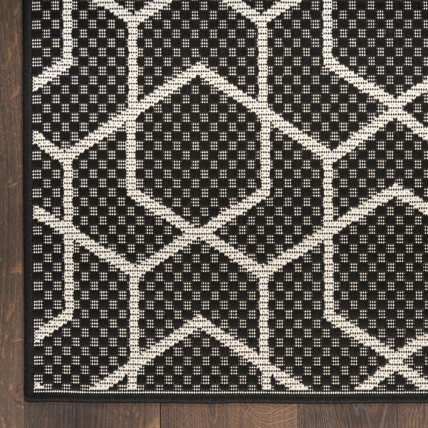 Nourison Horizon Indoor/Outdoor 5' x 7' Black Modern Rug