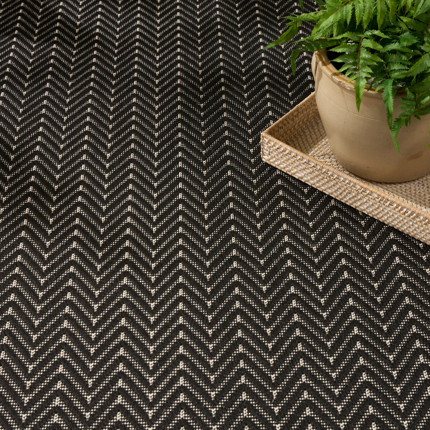 Nourison Horizon Indoor/Outdoor 9' x 12' Black Modern Rug