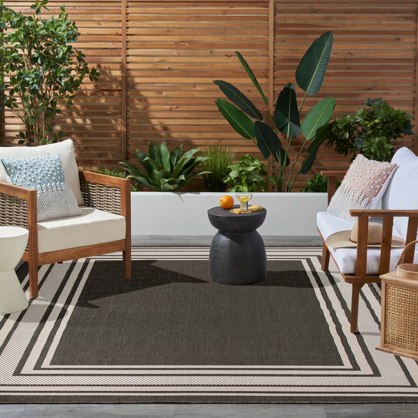 Nourison Horizon Indoor/Outdoor 8' x 10' Black Modern Rug