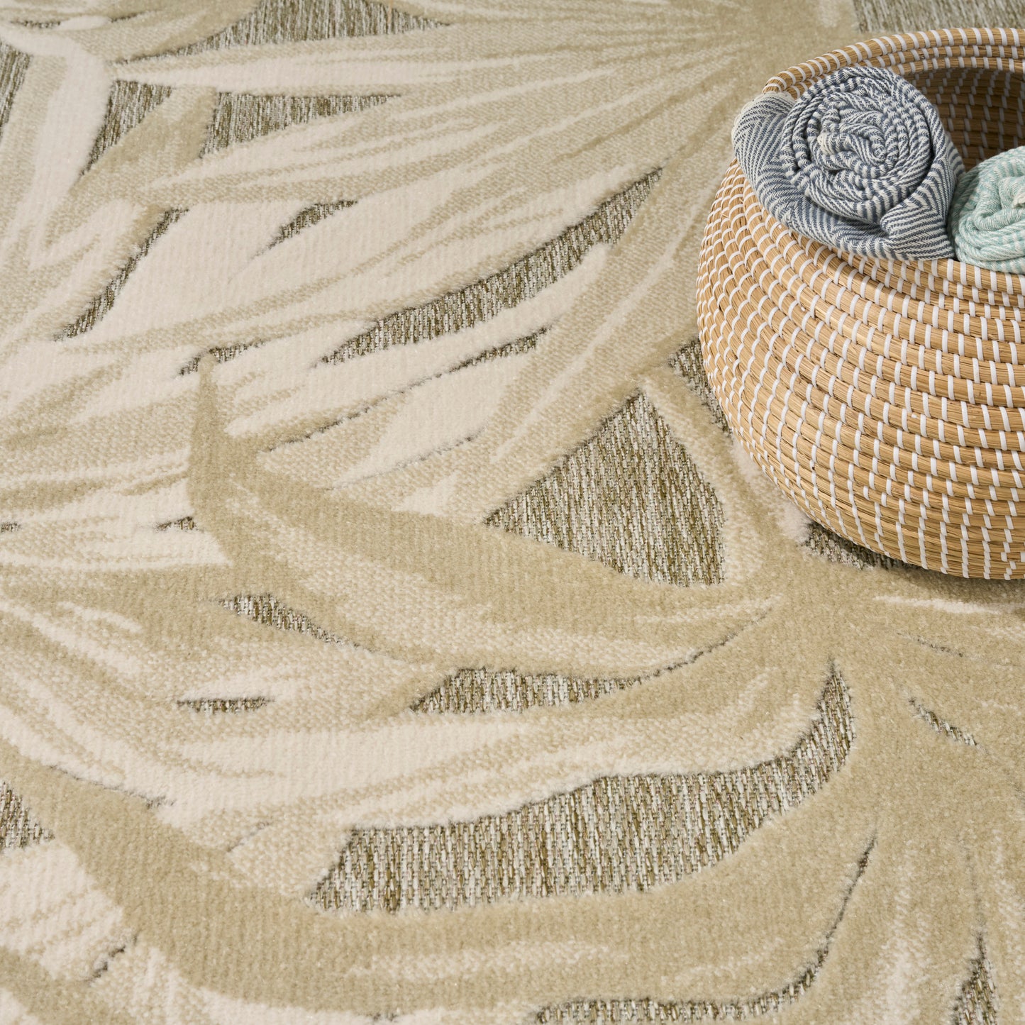 Nourison Aloha 5'3" x 7'5" Ivory Sage Modern Rug