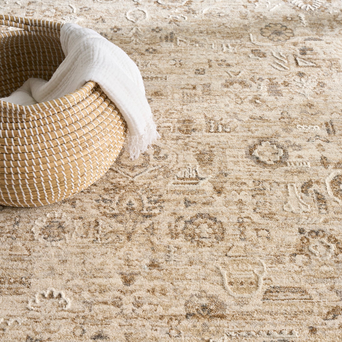 Nourison Retreat 5'3" x 7'6" Beige Vintage Indoor Rug