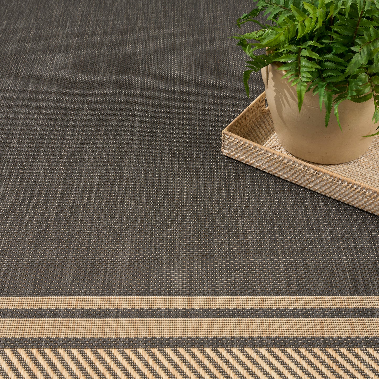 Nourison Horizon Indoor/Outdoor 4' x 6' Charcoal Modern Rug