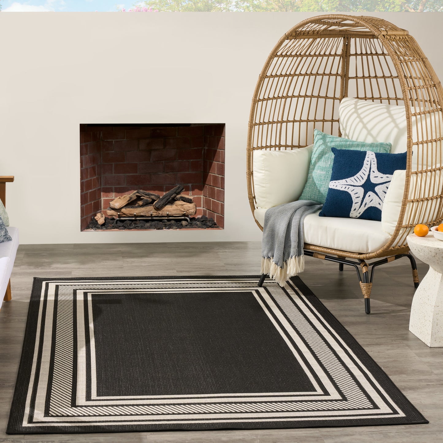 Nourison Horizon Indoor/Outdoor 5' x 7' Black Modern Rug