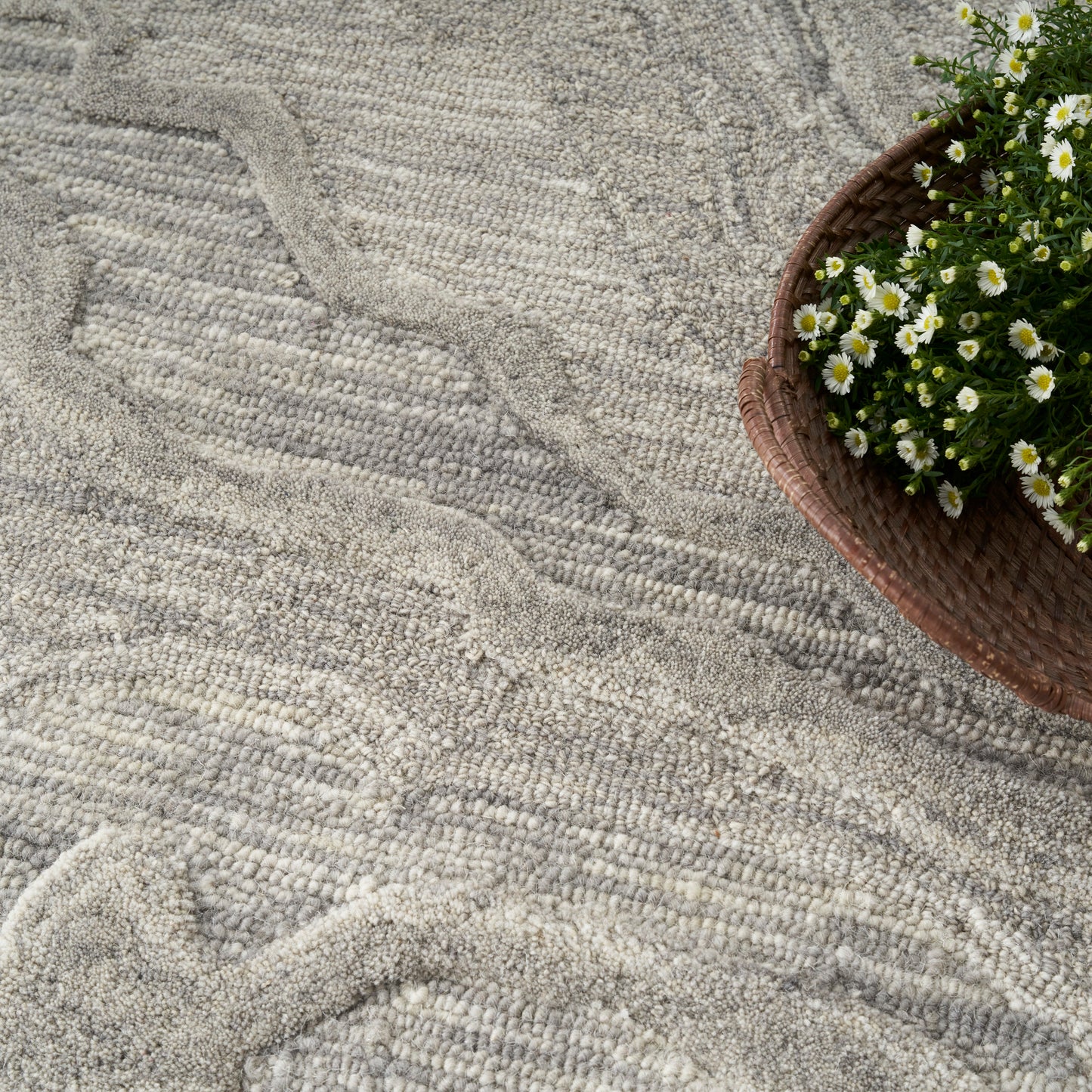 Nourison Graceful 5'3" x 7'3" Grey Modern Indoor Rug