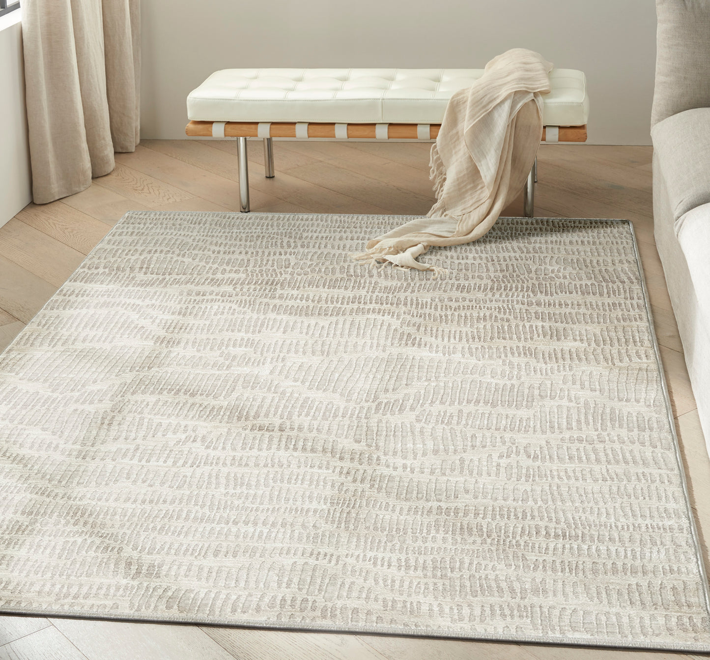 Calvin Klein CK079 Notes 3'11" x 5'11" Ivory Silver Modern Indoor Rug