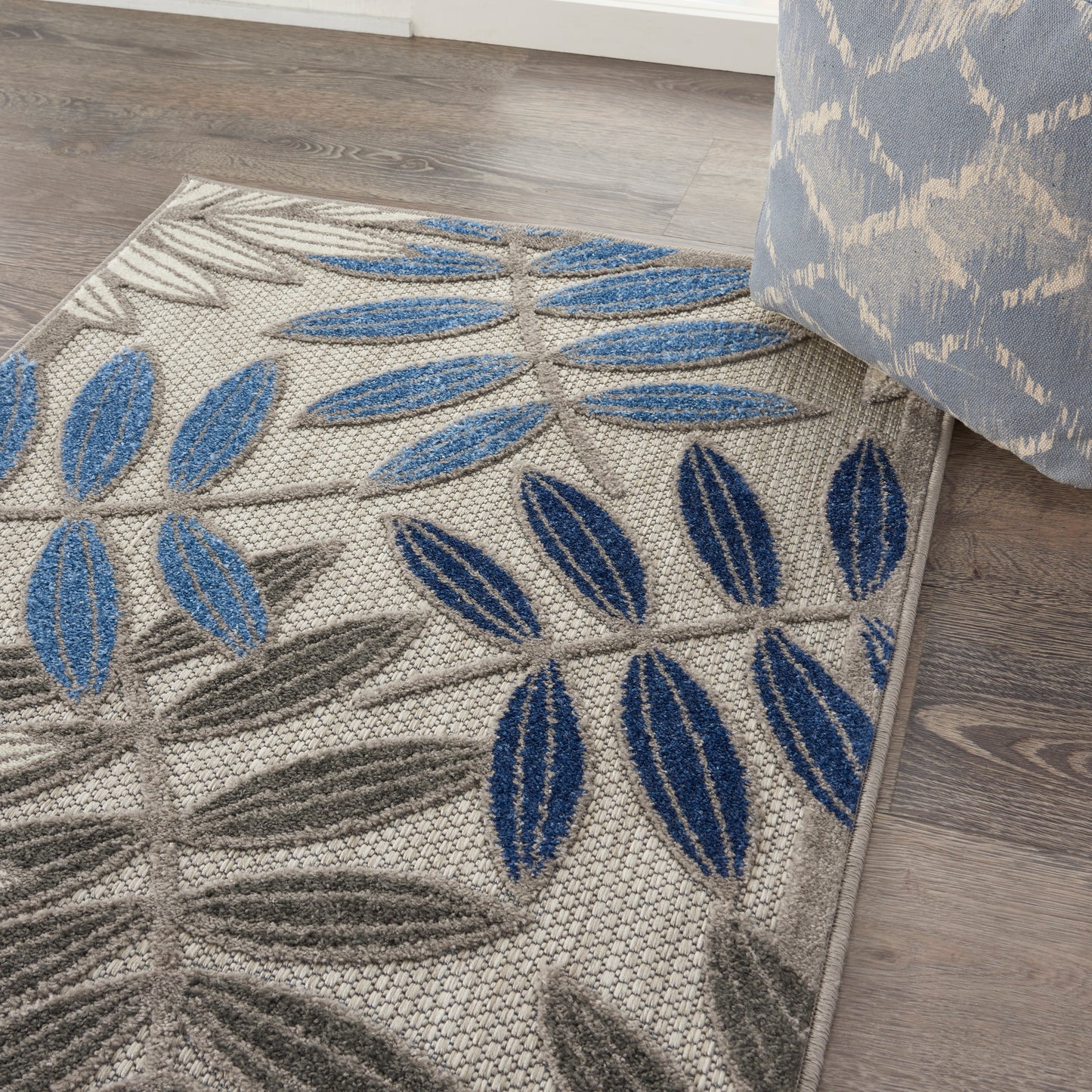 Nourison Aloha 2' x 3' Grey Blue Tropical Rug