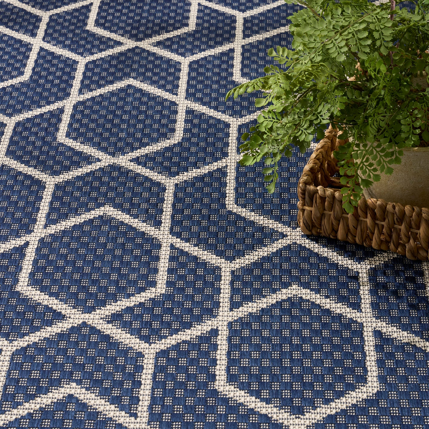 Nourison Horizon Indoor/Outdoor 5' x 7' Navy Modern Rug