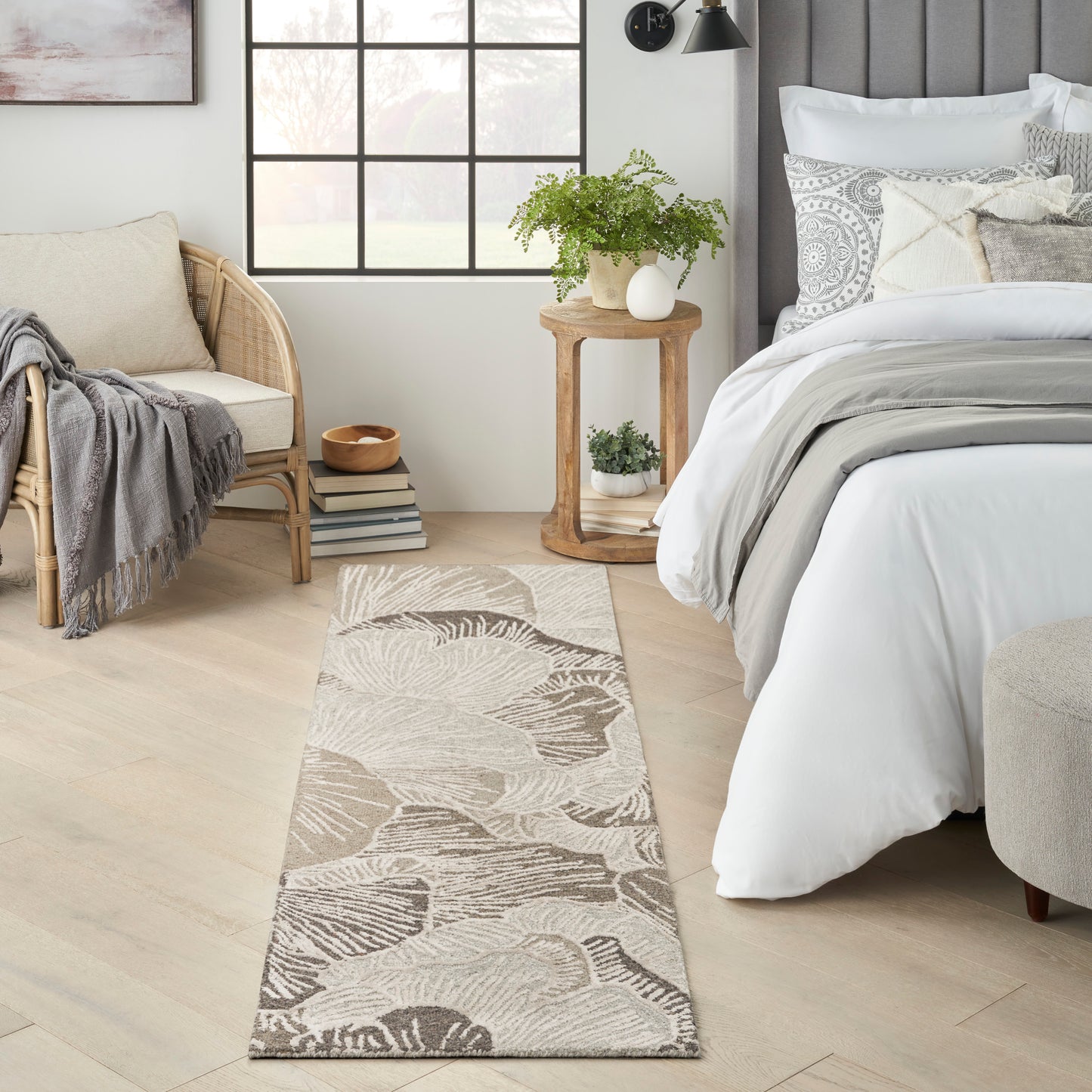 Nourison Avra 2'3" x 7'6" Grey Modern Indoor Rug