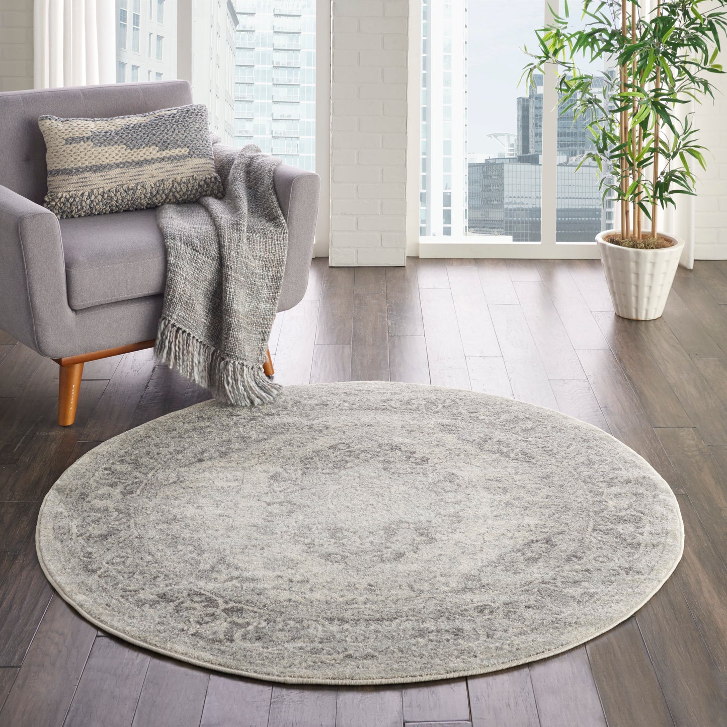 Nourison Tranquil 4' x Round Ivory/Grey Vintage Indoor Rug
