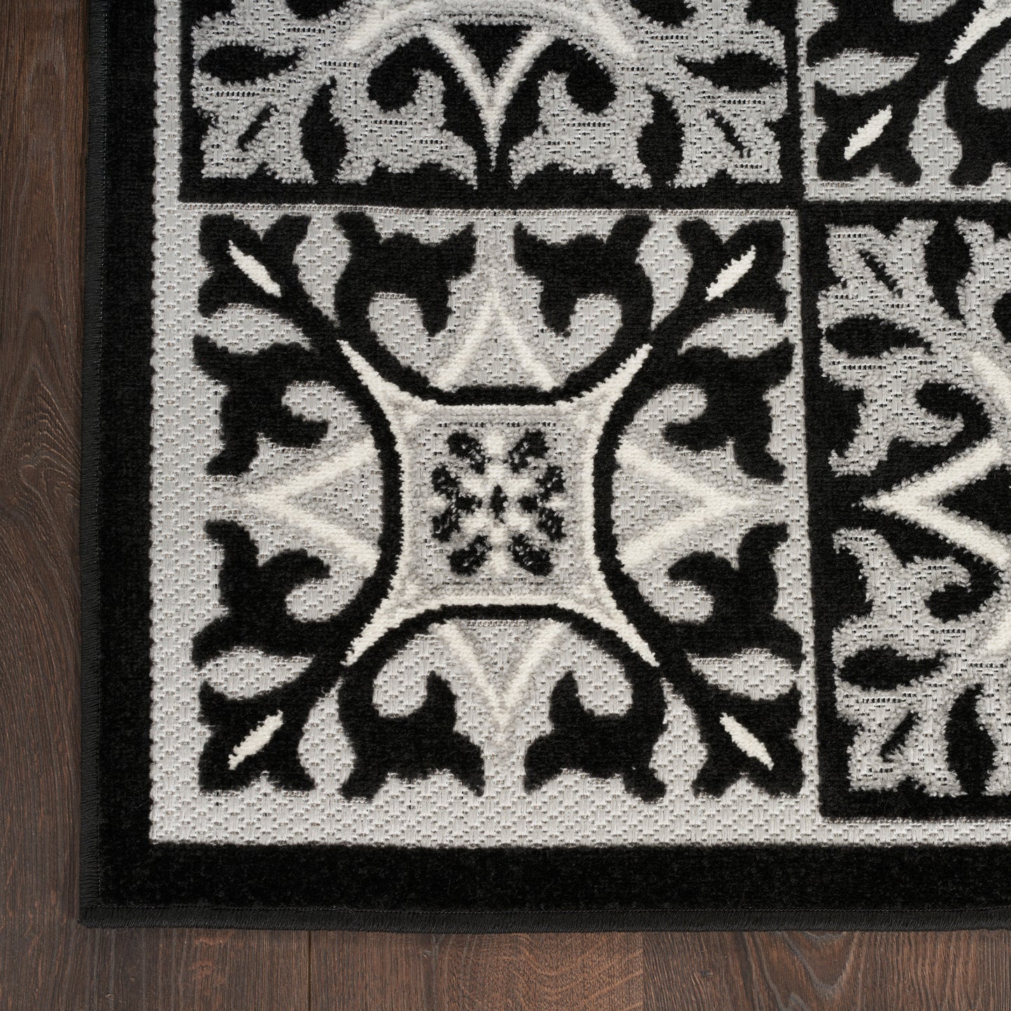 Nourison Aloha 7' x 10' Black White Contemporary Rug
