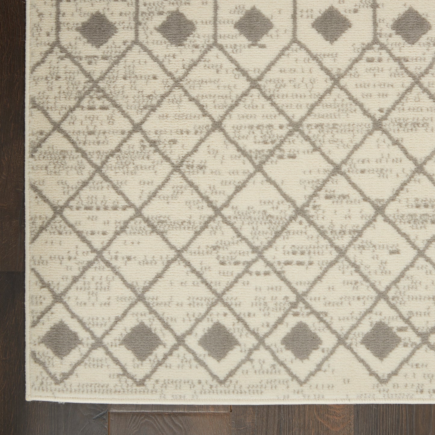 Nourison Grafix 3'9" x 5'9" Ivory/Grey Bohemian Indoor Rug