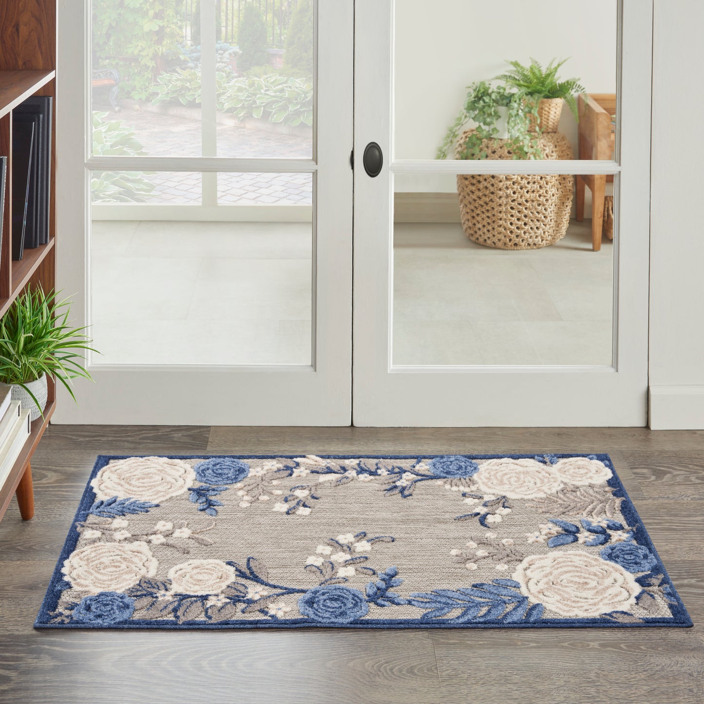 Nourison Aloha 2' x 3' Blue Grey Outdoor Rug