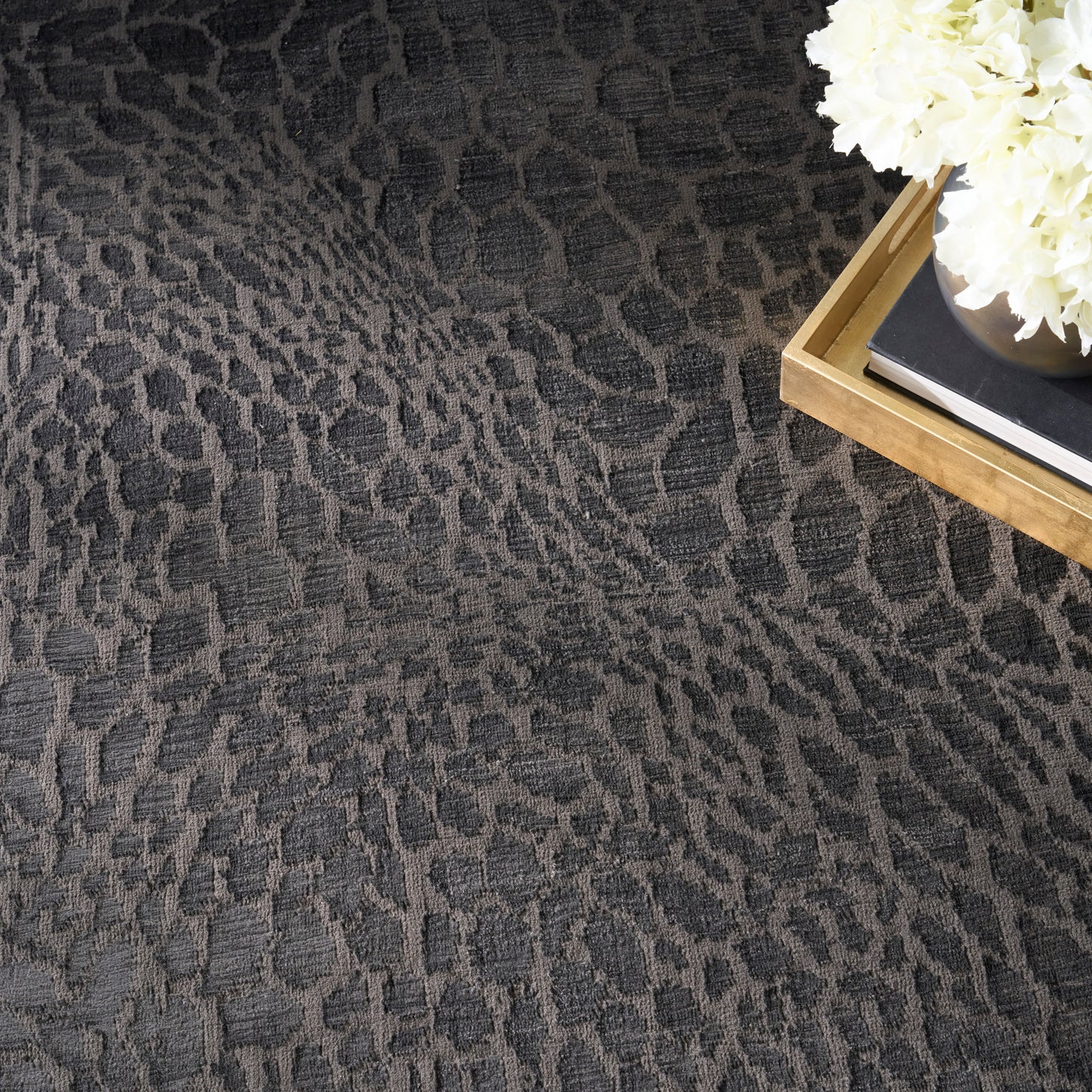 Nourison Desire 3'11" x 5'11" Charcoal Silver Modern Indoor Rug