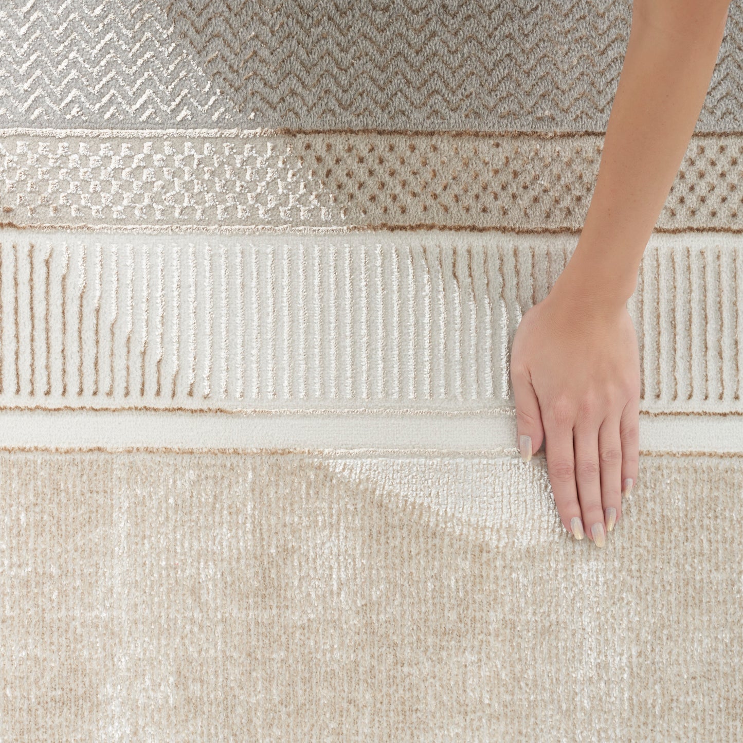 Nourison Glitz 3'11" x 5'11" Ivory Modern Indoor Rug