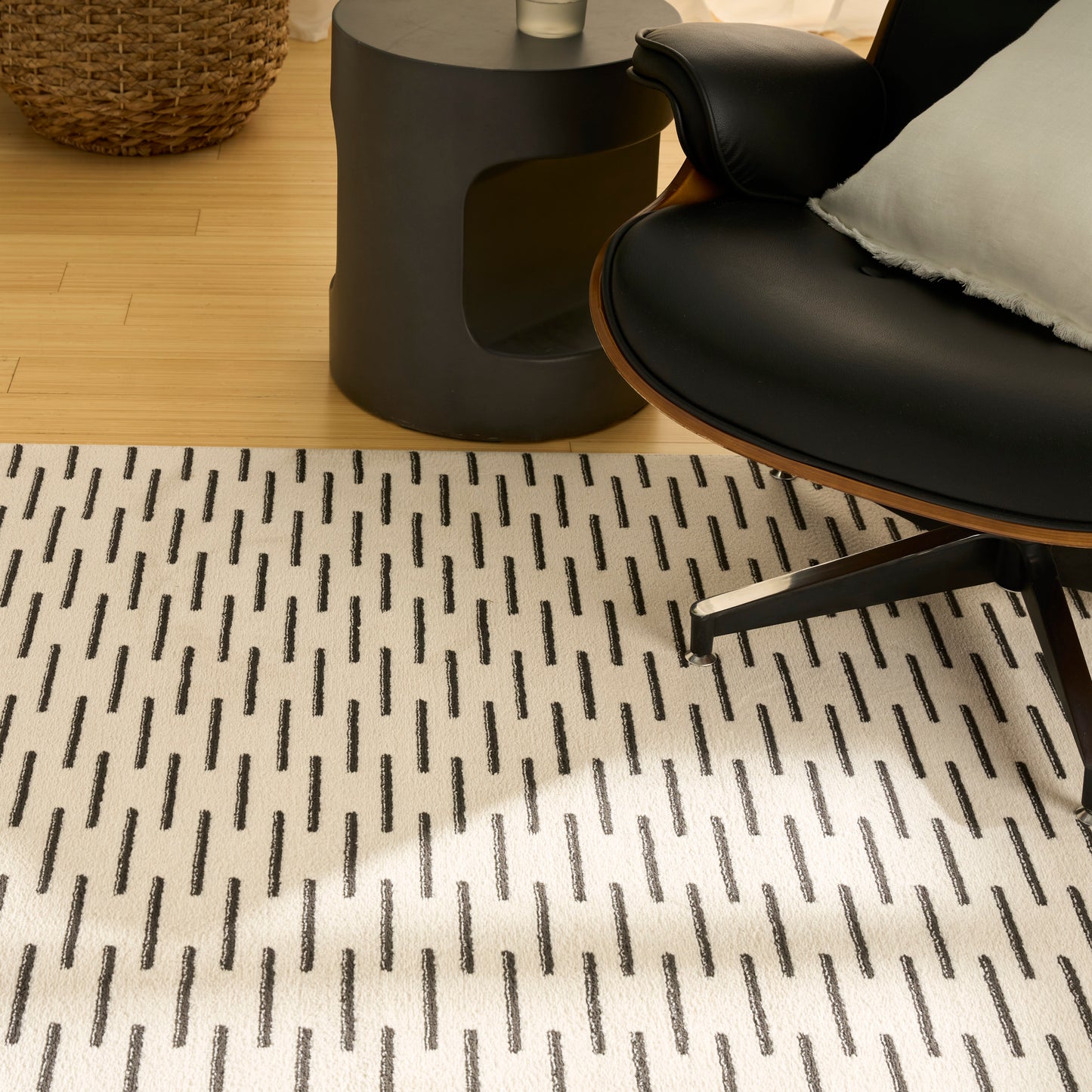 Nourison Nordic 4' x 6' Ivory Black Scandinavian Indoor Rug