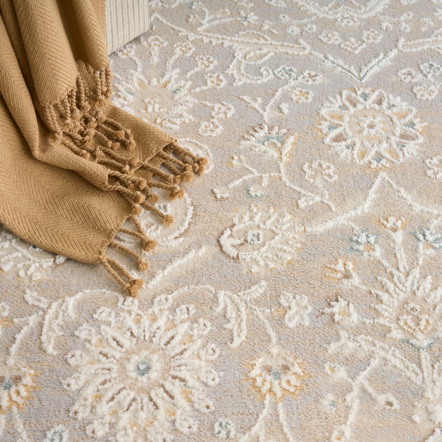 Nourison Isla 7'10" x 9'10" Light Grey Vintage Indoor Rug
