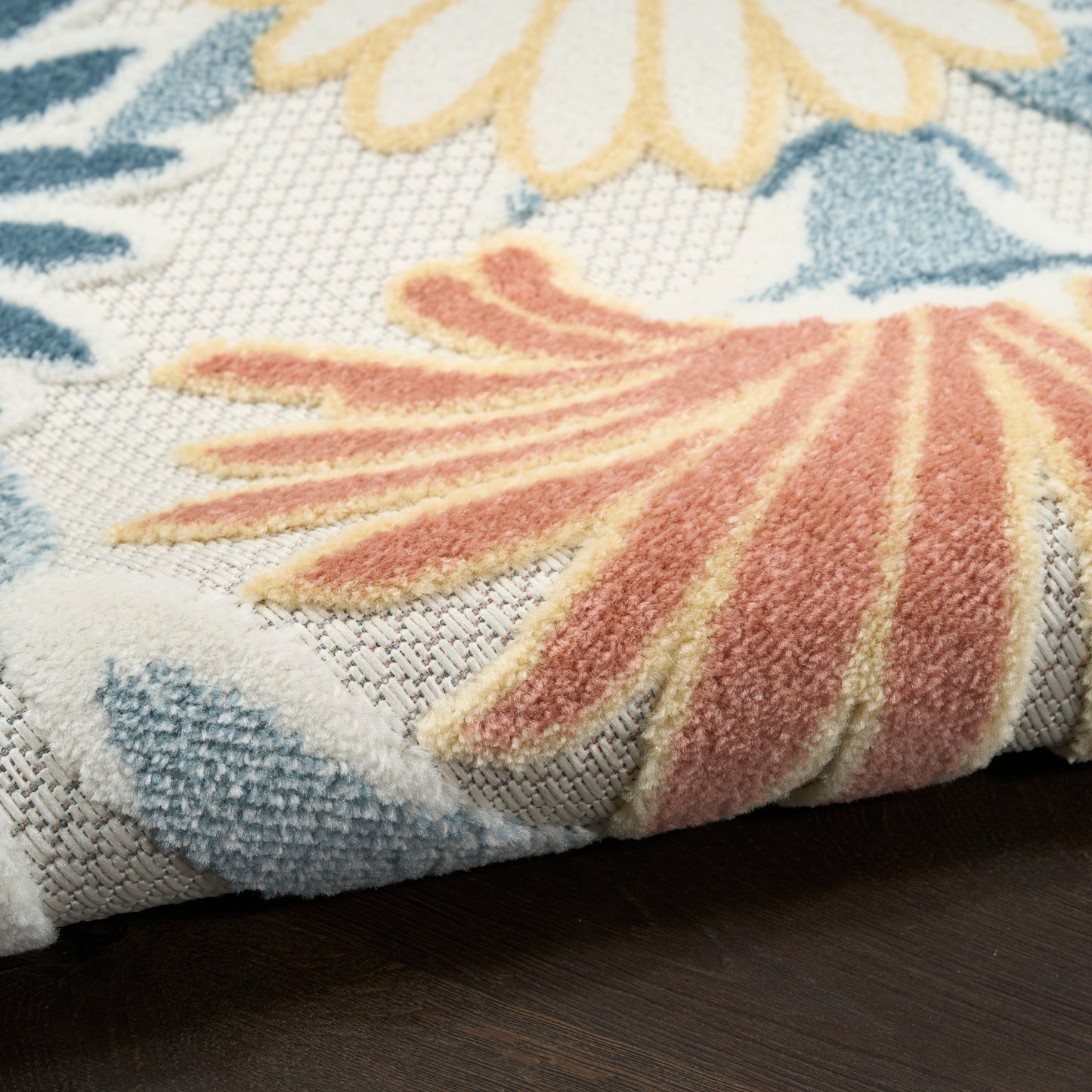 Nourison Aloha 5'3" x 7'5" Ivory Rose Outdoor Rug