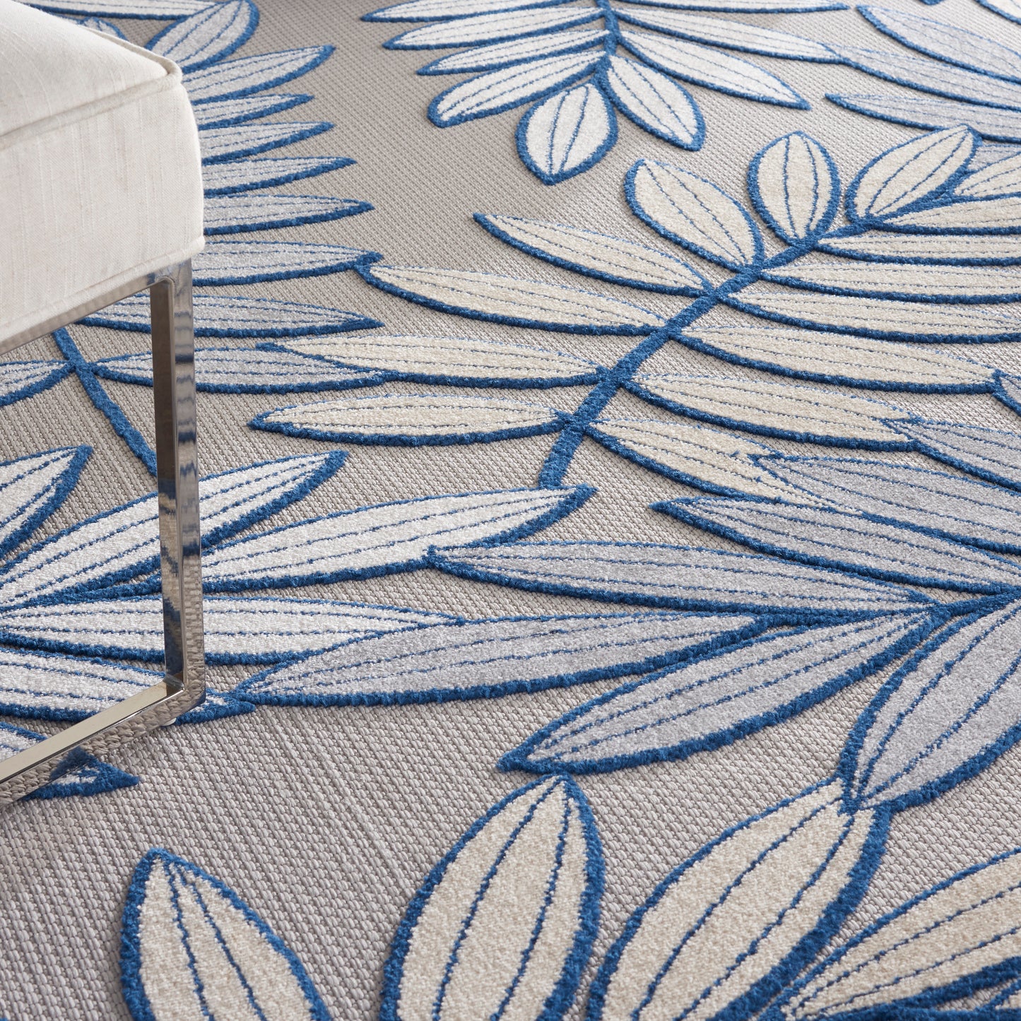Nourison Aloha 7' x 10' Ivory/Navy Tropical Rug